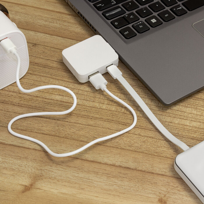 Adaptador HUB multipuerto "HUBERT"